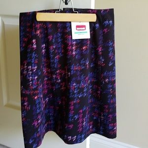 Ellen Tracy. Brand new knee length skirt